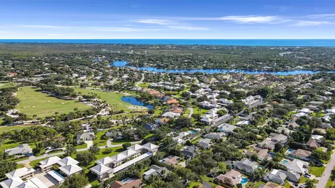 358 Country Club Dr, Tequesta, FL 33469