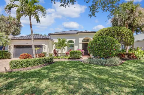 137 Magnolia Way, Tequesta, FL 33469