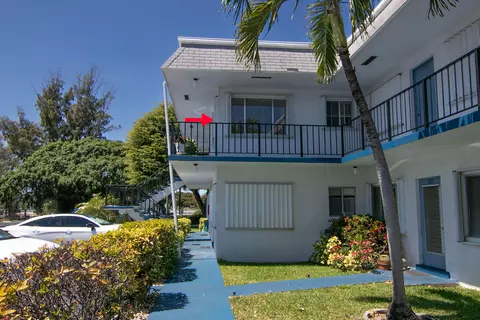 2400 Lake Osborne #202, Lake Worth Beach, FL 33461