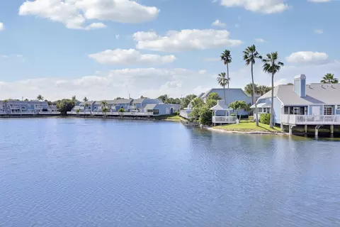 213 Ocean Dunes Cir, Jupiter, FL 33477