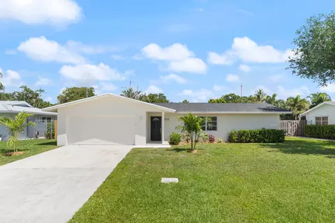 4275 Honeysuckle, Palm Beach Gardens, FL 33410