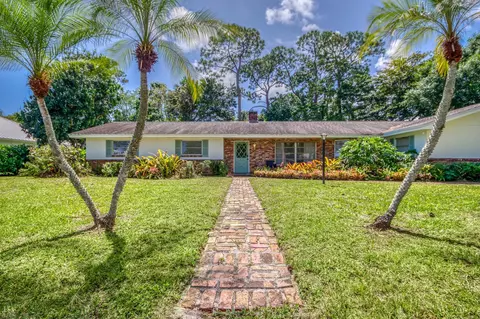 5528 Hibiscus Rd, Jupiter, FL 33458