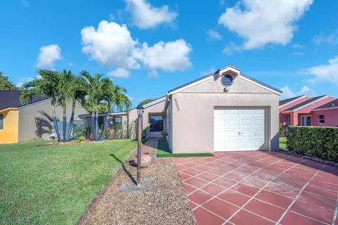 2411 SW 84th Ter, Miramar, FL 33025