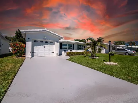 809 SW 3rd Ave, Boynton Beach, FL 33426
