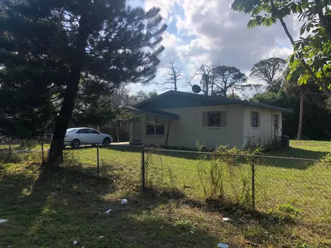 2003 N 44th St, Fort Pierce, FL 34947
