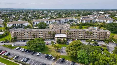 9355 SW 8th St #320, Boca Raton, FL 33428