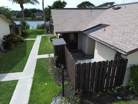 1403 Waterview Cir, Palm Springs, FL 33461