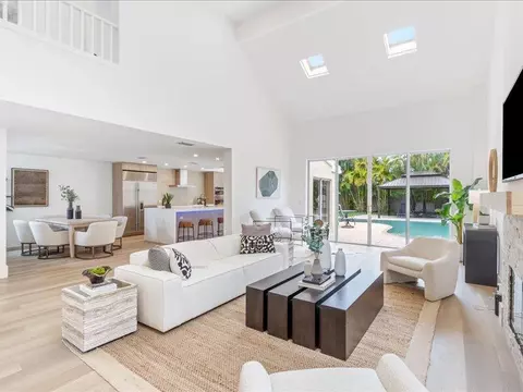 898 Dickens Pl, West Palm Beach, FL 33411