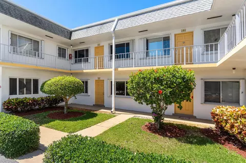 3240 Lake Osborne Dr #105, Lake Worth Beach, FL 33461
