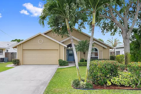 6238 Dania St, Jupiter, FL 33458