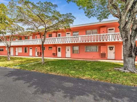 300 NE 20th St #605, Boca Raton, FL 33431