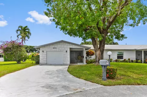 6472 Overland Dr, Delray Beach, FL 33484