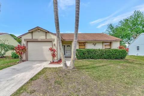 126 Greentree Cir, Jupiter, FL 33458