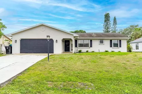372 NW Placid Ave, Port Saint Lucie, FL 34983