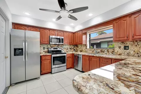 9765 Pecan Tree Dr #B, Boynton Beach, FL 33436