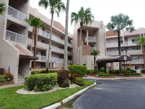 7539 Granville Dr #208, Tamarac, FL 33321