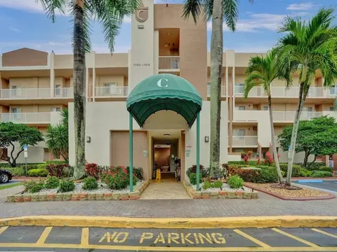 7740 Granville Dr #207, Tamarac, FL 33321
