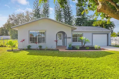 718 SW Belmont Cir, Port Saint Lucie, FL 34953
