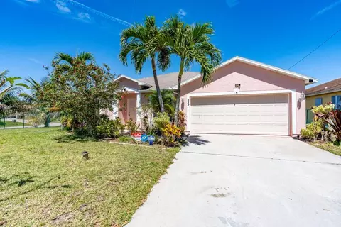 435 SW Ridgecrest Dr, Port Saint Lucie, FL 34953