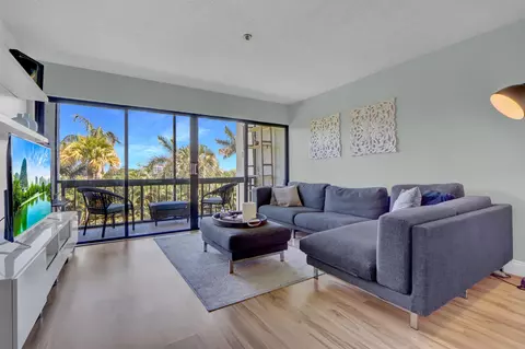 3000 Presidential Way #303, West Palm Beach, FL 33401