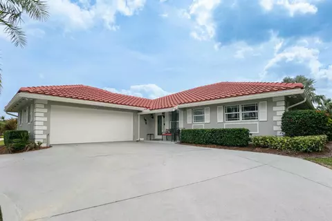 4223 SE Fairway E, Stuart, FL 34997