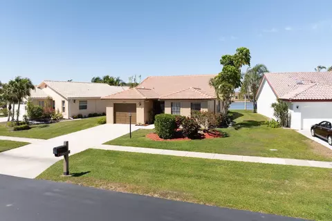 8336 Bonita Isle Dr, Lake Worth, FL 33467
