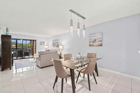 10110 Cedar Point Blvd #202, Boynton Beach, FL 33437