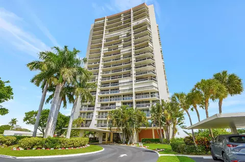 2000 Presidential Way #204, West Palm Beach, FL 33401