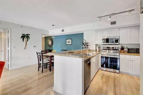 260 Village Blvd #5205, Tequesta, FL 33469