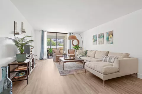 555 Banyan Tree Ln #206, Delray Beach, FL 33483