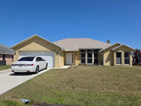 1351 SE Ladner St, Port Saint Lucie, FL 34983