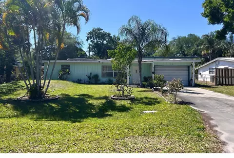 15 5th Ave, Vero Beach, FL 32962