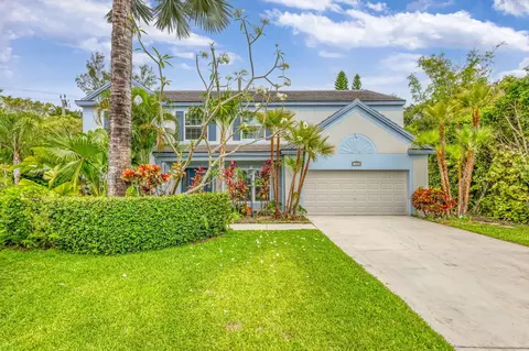 10263 Hunt Club Ln, Palm Beach Gardens, FL 33418