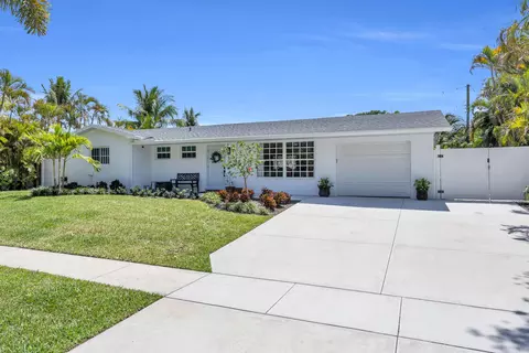 8 Willow Rd, Tequesta, FL 33469