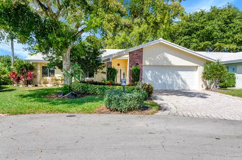 22071 Brentwood Cir, Boca Raton, FL 33433