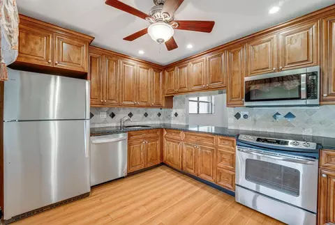 104 Lake Helen Dr, West Palm Beach, FL 33411