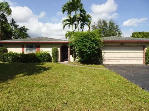 7841 NW 46th St, Lauderhill, FL 33351