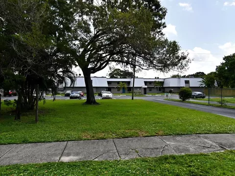 2516 S 19th St #207, Fort Pierce, FL 34982