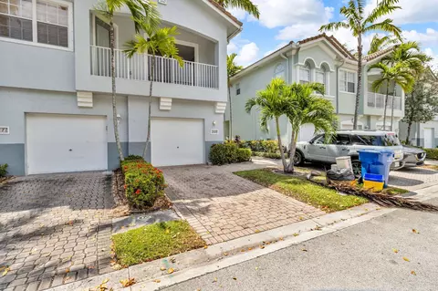 3169 Laurel Ridge Cir, Riviera Beach, FL 33404