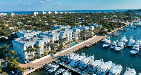 184 Lake Dr #1-201, Palm Beach Shores, FL 33404