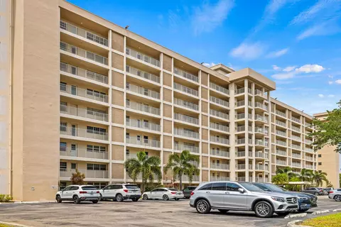 2671 S Course Dr #307, Pompano Beach, FL 33069