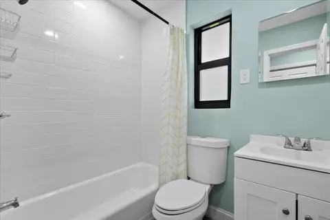 Bath - 18 Adams Rd, Ocean Ridge, FL 33435 photo 2 of 3