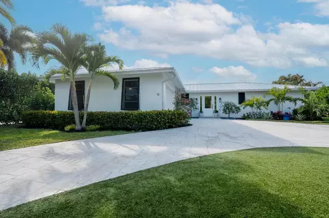12 SE Hitching Post Cir, Tequesta, FL 33469