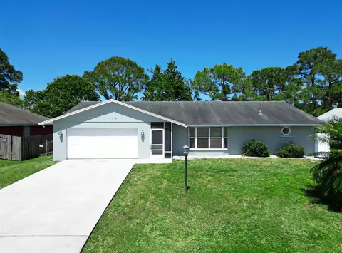 573 SW Carter Ave, Port Saint Lucie, FL 34983