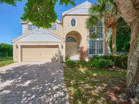 104 Devonshire Cir, Royal Palm Beach, FL 33414