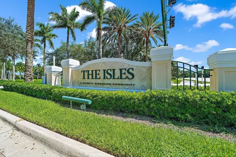 118 Euphrates Cir, Palm Beach Gardens, FL 33410