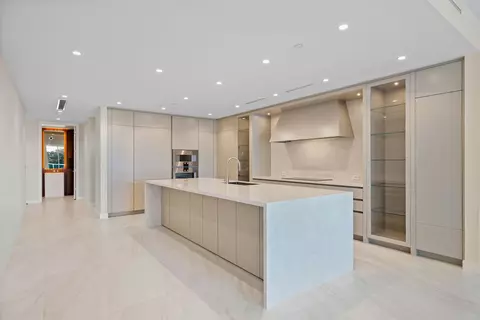 220 SE Mizner Blvd #418, Boca Raton, FL 33432