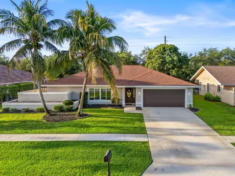 964 Sage Ave, Wellington, FL 33414