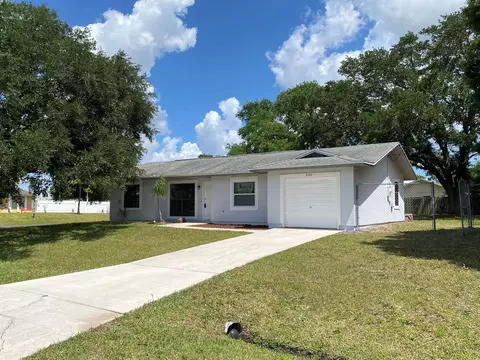 2101 SW Idaho Ln, Port Saint Lucie, FL 34953