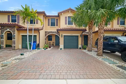5501 NW 27th Ct, Margate, FL 33063